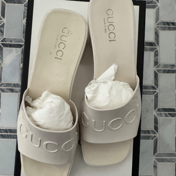 Gucci Rubber slide in Mystic White sz 37 (7) - Picture 2 of 9